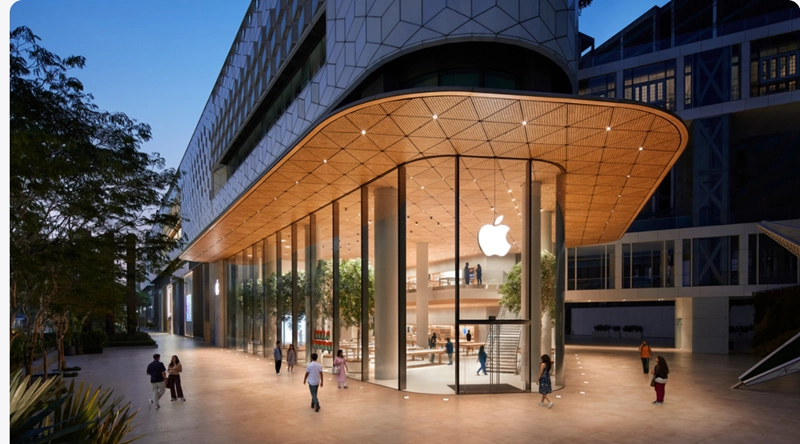 21點：蘋果印度首家 Apple Store BKC 零售店 4 月 18 日孟買開業：採用三角形木質手工天花板