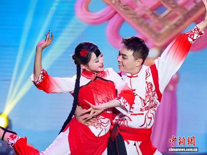 賭波:(尋味中華丨節令)陝北秧歌喧嵗首 踏歌起舞共新春