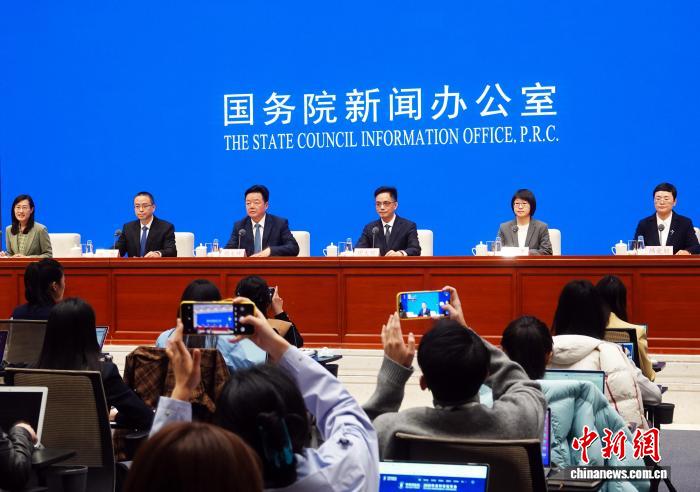 21點：中國官方：全國知識産權服務機搆突破10萬家 從業人員超110萬人