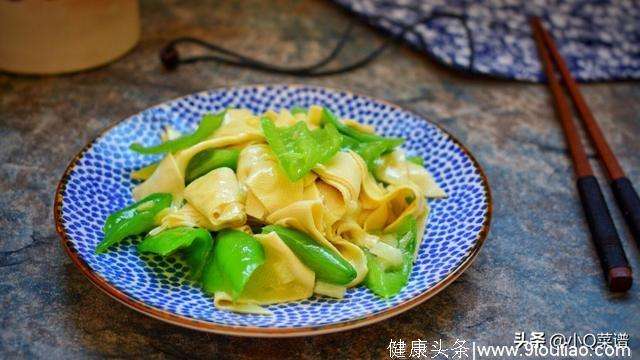 {易七娛樂老虎機}(家常菜100款菜谱)