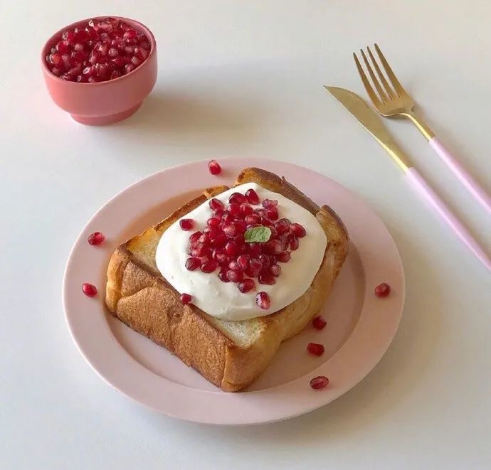 {易七娛樂註冊}(走心的美食文案句子 美食文案短句干净治愈)